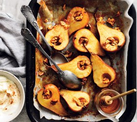 Roasted Pears with Honey and Walnuts